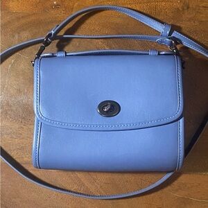 Coach Kip crossover-in excellent condition!💘
